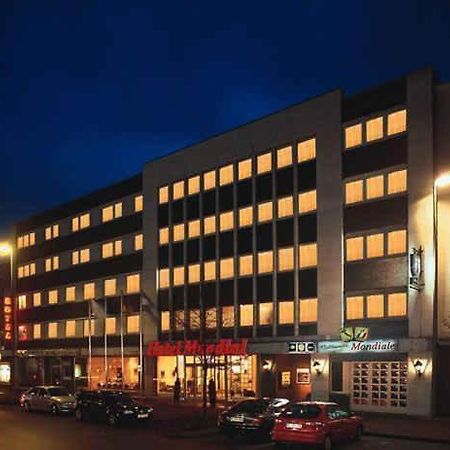 Hotel Mondial Лангенфелд Екстериор снимка